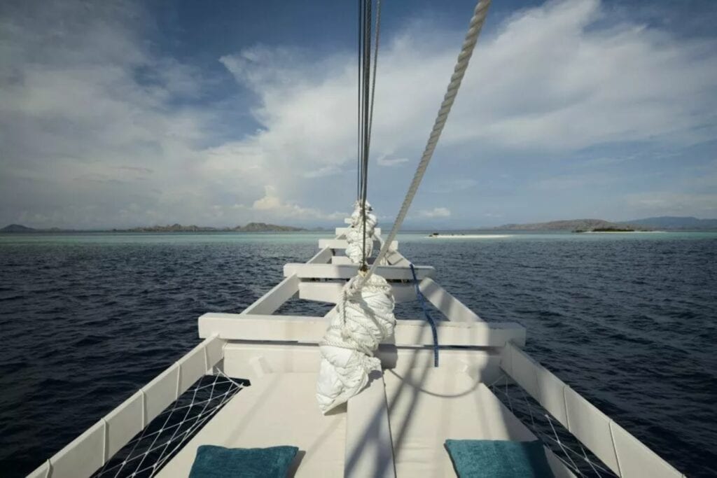 Alexa Yacht Deck 05
